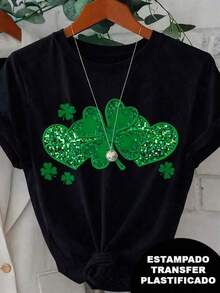 Playera con diseño de trébol y corazones verdes con efecto de diamantina, pero es estampado, San Patricio, casual, moderno, cuello redondo, manga corta, ideal para todos los días, llamativa, holgada, a la moda, ideal para tí. - Negro - Ver 6