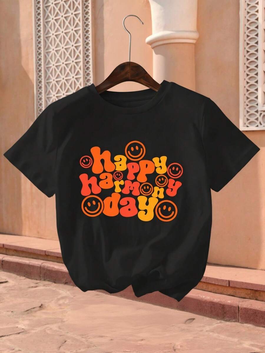 Camiseta estampada "Happy Harmony Day", top casual de manga corta y cuello redondo, ropa de mujer para primavera/verano.