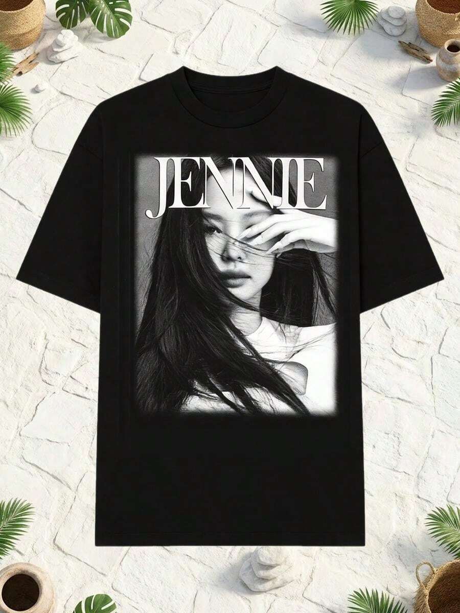 Camiseta Gráfica HHbrand Jennie - Estilo Retro Americano con Imagen de Jennie, Camiseta Unisex de Moda Urbana Ideal para Uso Casual Diario, Cómoda Cuello Redondo para Verano, Prenda con Estampado Icón - Negro - Ver 1