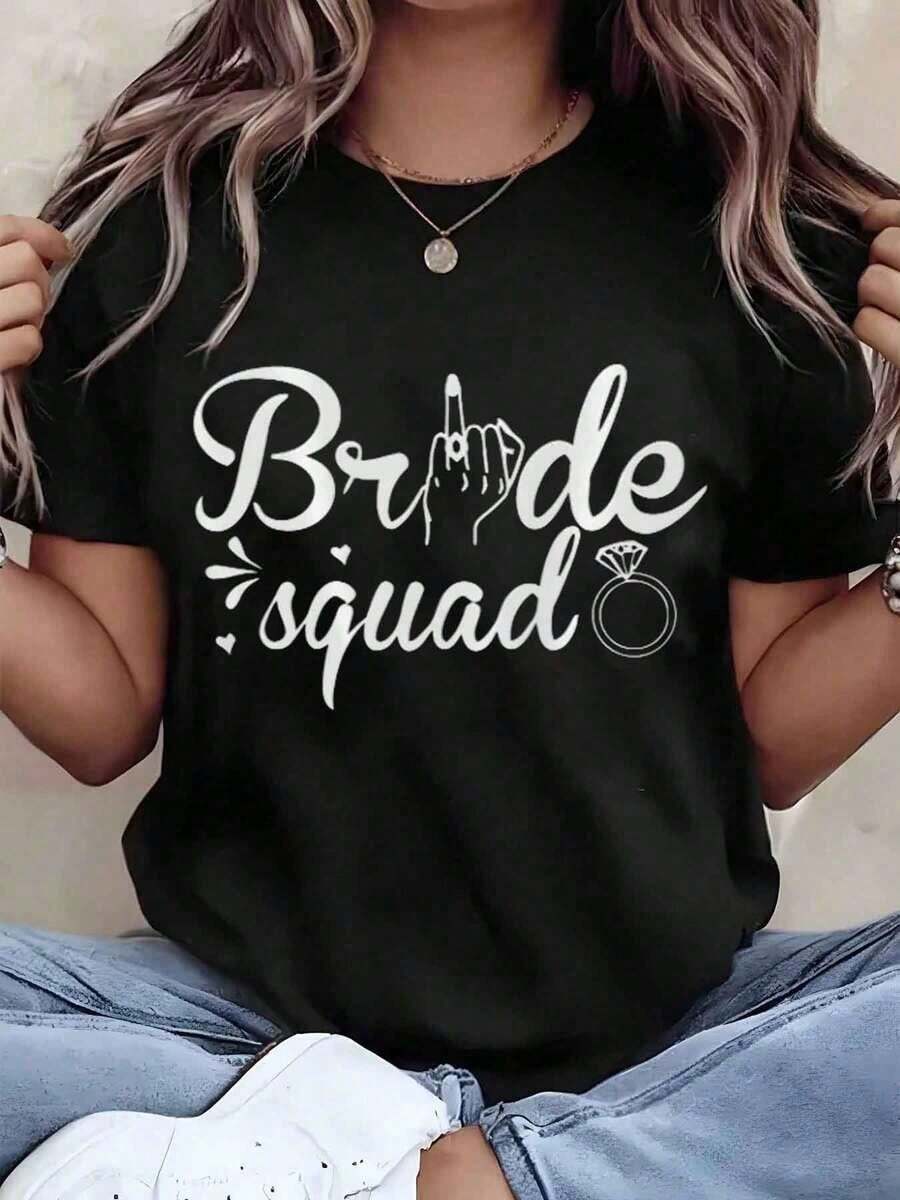 Soft, Breathable, And Lightweight For All-Day Comfort. Bride Squad Women's Graphic Print T-Shirt, Crew Neck, Plus Size, Casual Style, Ideal As A Wedding Or Party Gift, 220g. Classic Crew Neck With A Relaxed Fit That Flatters All Body Shapes And Is Easy To Pair With Jeans, Shorts, And Leggings. - 黑色 - 查看 1