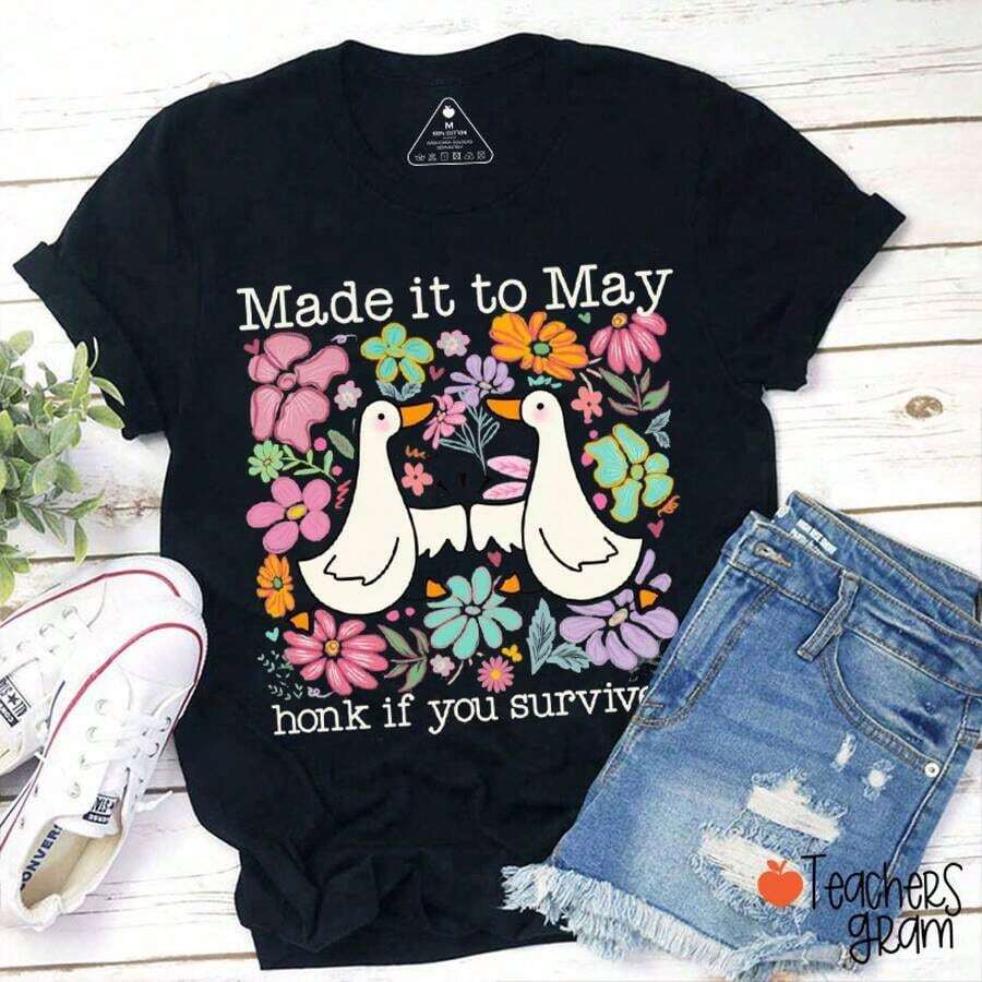 Camiseta de Maestro "Made It To May Honk If You Survived", Pascua, Ofertas de , Ropa de Pascua para Mujer, Tops Negros, Ropa de Verano para Mujer, Tops de Verano para Mujer, 4 de Julio, Ropa Country Western para Mujer, Conjunto de 4 de Julio para Mujer, Ropa de los 80 para Mujer para Fiesta, Ropa de Vacaciones para Mujer, Y2K, Ropa de Club para Mujer, Ropa Boho para Mujer, Ropa de Primavera para Mujer, , DBLB Ropa deportiva estilo Y2K, cuello redondo, 100% algodón, tejido suave, manga corta. - Negro - Ver 1