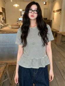 Camiseta de manga larga de corte holgado con volantes en el bajo, a rayas blancas y negras, diseño minimalista de verano para mujer - Verde - Ver 11