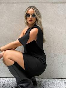 Vestido corto negro de hombro único con cuello irregular, corte recto diseño exclusivo, estilo sexy y versátil para verano. - Negro - Ver 4