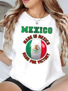 Balón con los colores de México y el águila nacional que simboliza fuerza unidad y orgullo para quienes aman su país y celebran la pasión del fútbol camiseta de mujer cómoda y casual para expresar identidad mexicana - Negro - Ver 1