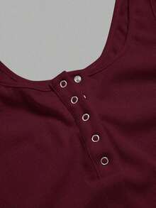 Camiseta sin mangas negra casual y versátil con cuello en U profundo y espalda de tirantes - Burdeos - Ver 3