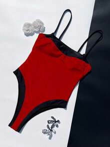 Traje de baño de una pieza con bloques de color, escote cuadrado y tirantes anchos para mujer.El ajuste ceñido acentúa las curvas del Body para un look de playa elegante.Vacaciones - Rojo y negro - Ver 2