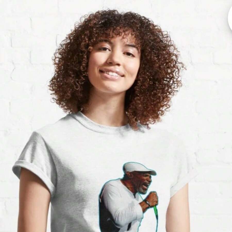 Frankie Beverly T1EE And MercH1andise220G Essential Unisex Cotton T-Shirt, 220g Of Unique Softness. Designed To Fit All People, Men And Women Alike. Durable, High-Quality Fabric, Ready For Any Cut, Delicate To The Touch But Built To Withstand. Lightweight Tops For Women, Autumn Sets, Vacation Wear, New Year's Costumes For Her. - 白色 - 查看 1
