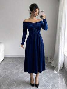 Long-Sleeved Fitted High-Waisted Dress With Strapless Neckline And Solid Color - Blue - View 2