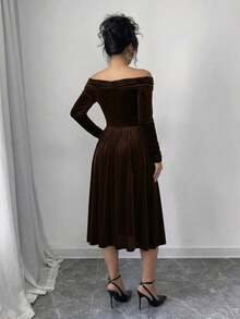 Long-Sleeved Fitted High-Waisted Dress With Strapless Neckline And Solid Color - Brown - View 3