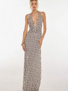 Vestido ajustado  con diseño de cuello halter y espalda abierta - Café - Ver 2