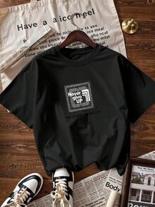 T-Shirt With "Never Give Up" Slogan And Bandana Design.  Short-Sleeved T-Shirt For Spring/Summer 2026, Made In Mexico, 180 Grams. Cartoon Print, Couple Design, Suitable For Indoor Or Outdoor Wear. Crew Neck, Unisex, Ideal For The Office And Leisure. One-Pack. - BK-P631577SLNDXZGY568 - 查看 4