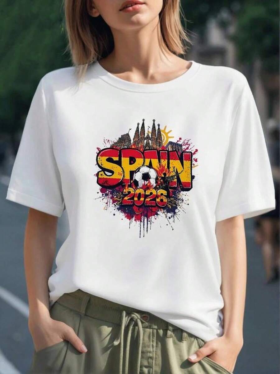 Un gráfico vibrante con la palabra Spain y un balón de fútbol rodeado de fuego que simboliza la pasión nacional y la fuerza del deporte camiseta para mujer 100% algodón cómoda y resistente ideal para mostrar orgullo deportivo - Negro - Ver 1