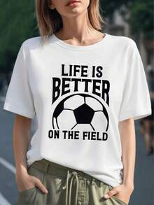 Balón de fútbol con frase que inspira pasión y energía diciendo que la vida mejora al jugar representando esfuerzo y alegría camiseta para mujer 100% algodón - Negro - Ver 6