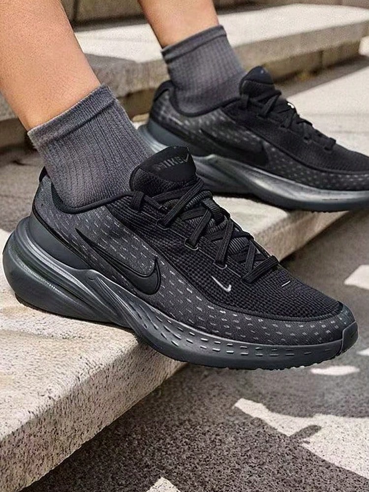 Nike Uplift SC 舒適 織物耐磨透氣 低筒 城市休閒通勤跑步鞋 男款 - 黑色 - 查看 1