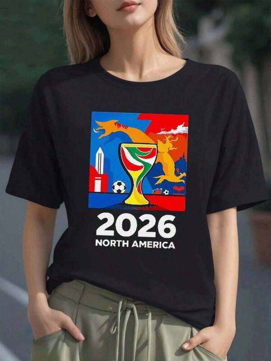 Copa brillante 2026 rodeada de figuras míticas que simbolizan unión deportiva entre culturas norteamericanas y pasión mundial camiseta para mujer 100% algodón cómoda y moderna - Negro - Ver 1