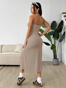 Vestido midi de leopardo con abertura lateral y tirantes - Caqui - Ver 2