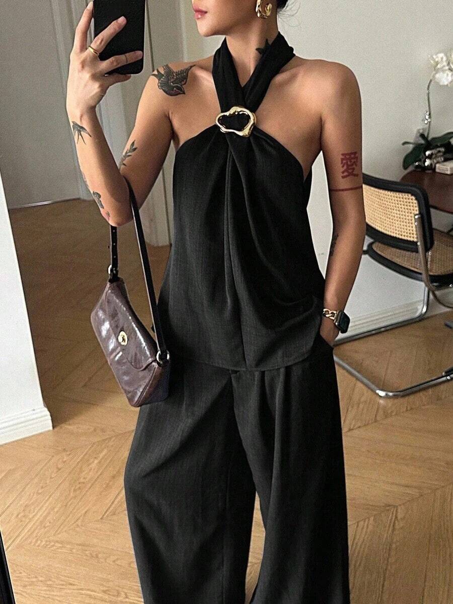 Set de 2 piezas con top de cuello halter y pantalones de pierna ancha con decoración de monedas vintage, adecuado para conjuntos de lounge de verano temprano para mujeres - Negro - Ver 1