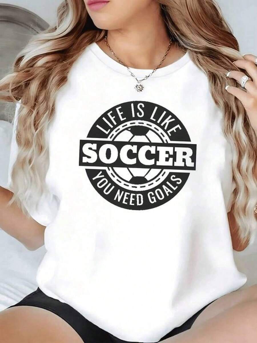 Frase motivadora sobre la vida comparada con el fútbol que transmite la importancia de tener metas y luchar por alcanzarlas inspirando energía y actitud positiva camiseta de mujer casual cómoda para uso diario - Negro - Ver 1