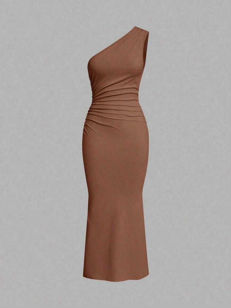 Vestido largo de tipo cola de pez minimalista con hombro asimétrico en color liso, arrugado, para uso diario casual - Café integral - Ver 1