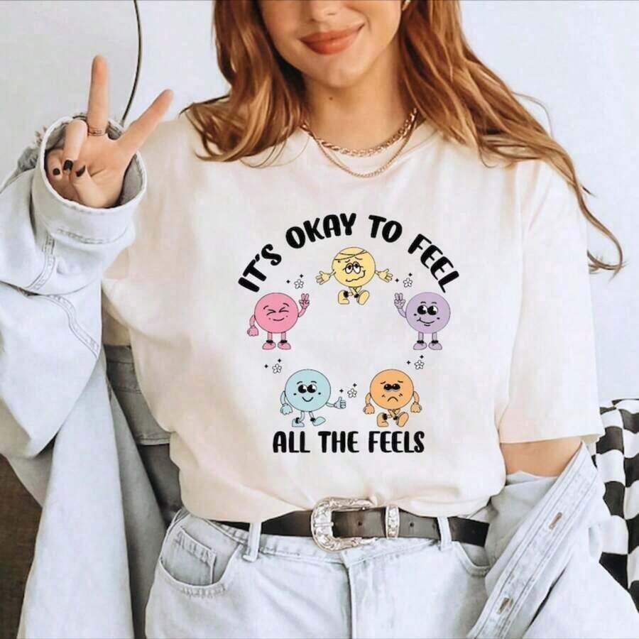 Normal Sentirse Bien Camiseta de Concientización Mental, Camiseta de Sentimientos Importantes, Camiseta de Terapia y Motivación, Camisetas de Verano - Estilo Urbano Vintage, Unisex, Camiseta de Algodón Suelta de Manga Corta y Cuello Redondo - Blanco - Ver 1