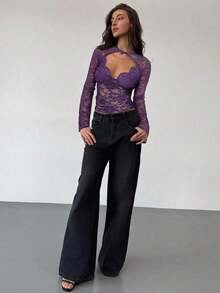 Blusa de manga larga con cuello en V profundo, transparente y con detalles de encaje negro para mujeres - Morado - Ver 5