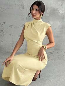 Vestido largo de mujer elegante y casual para uso diario, viajes y moda, con cuello mao, mangas drapeadas y cintura ceñida en color albaricoque - Amarillo claro - Ver 7