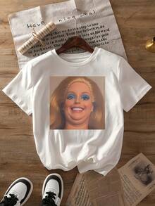 Camiseta divertida con estampado de muñecas de estilo retro, de manga corta y cuello redondo, ideal para primavera y verano, ropa de mujer. - Blanco - Ver 1