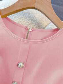 Vestido de mujer de longitud media, cómodo y suave, sin estiramiento, con cuello redondo, mangas de vuelo, cintura elástica, decoración de botones de perla, estilo francés elegante y versátil para vacaciones y viajes, color albaricoque, primavera - Rosa - Ver 4