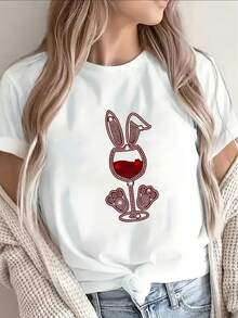 Camiseta de manga corta de poliéster para mujer, decorada con un patrón de conejo y copa de vino con pedrería, ligera y duradera, adecuada para uso casual en casa o en restaurantes. - Blanco - Ver 1