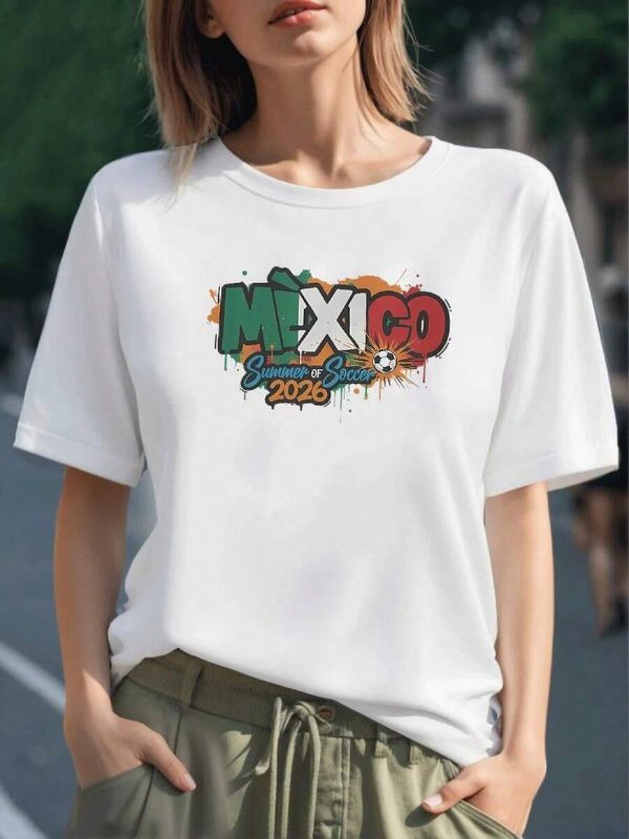 Colores vibrantes que celebran la pasión de México con letras grandes en verde blanco y rojo y un balón que simboliza la unión del fútbol mundial 2026 camiseta para mujer 100% algodón cómoda y fresca - Negro - Ver 1