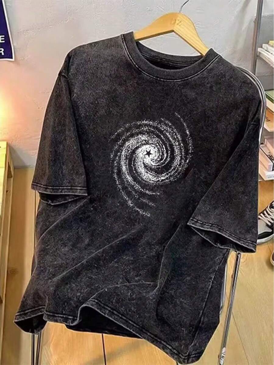 1 Piece Of 230g Pure Cotton T-Shirt, Vintage Washed Style - Unisex Loose Fit T-Shirt, Plus Size, Urban Casual Style, Suitable For Daily Wear, Parties And Workouts, Machine Washable, With Round Neck, Galaxy Print, Comfortable Clothing, Breathable Fabric, Unisex, Available In Plus And Extra Large Sizes, Casual Wear, Daily Essentials, Loose Fit T-Shirt, Printed T-Shirt, Breathable Material, Printed T-Shirt, Comfortable Shirt, For Streetwear Enthusiasts, 180g 100% Cotton Casual Wear. - 黑色 - 查看 1