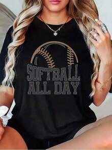Camia de Softbol para Mujer con Diseño para Todo el Día - Diseño de softbol y béisbol, con estampado de bate y pelota de softbol, camia casual de manga corta con cuello redondo, adecuada para la talla S, ropa casual para uniformes de equipo - Transpirable para todas las estaciones (negro/gris/blanco/rojo oscuro) - Ropa de softbol, playeras para mujer, playeras deportivas para mujer, tops deportivos para mujer, blusa para mujer, camisas para hombre, sudaderas unisex para parejas. Ideal para regalar. Camisetas para mujer, camisetas para hombre, camisas > Elegantes. Estilo bohemio. Blusas suaves, transpirables y cómodas para mujer, ideales para primavera, verano y otoño, perfectas para vacaciones, viajes y uso diario, y para ver partidos. - Negro - Ver 7