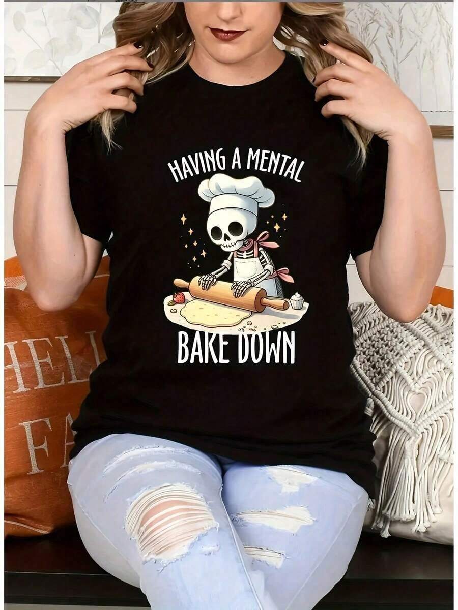 Women's Party Clothes, Plus Size Black Fitted T-Shirt For Women, Featuring A Print Of A Skeleton Chef Baking A Cake, Printed With The Words "HAVING A MENTAL BAKE DOWN", Loose Fit, Short Sleeves, Perfect For Casual Wear, Fun And Unique Design, Ideal For Baking Enthusiasts And Halloween Lovers. - 黑色 - 查看 1