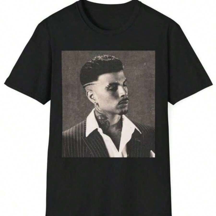 Camiseta unisex de manga corta, Camiseta Rauw Alejandro _ Artista Musical Teeplayeras hombre, spiderman, ,  mujer, romwe men, boho chic, regalos para maestros, camiseta de mujer, atuendos curvy para hombre, y2k - Negro - Ver 1