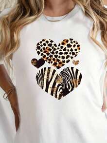 Camiseta Holgada y Versátil para Mujer con Estampado de Tres Corazones - Patrones de Leopardo y Cebra, Ajuste Cómodo, Mangas Cortas, Cuello Redondo, Estilo Casual, Ropa Cómoda |   Top con estampado de animales |   Camiseta de algodón de cuello redondo básica de nueva llegada con estructura de punto para mujer - Blanco - Ver 9