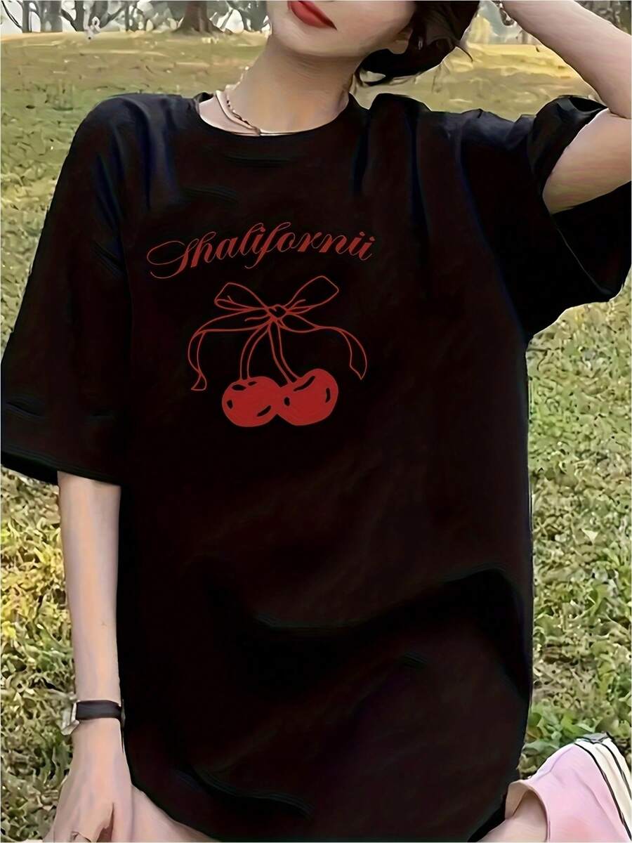 Camiseta urbana casual estilo chido con diseño de cerezas, comodidad y frescura, moda contemporánea, outfit diario, ideal para primavera y verano, talla única, color negro, categoría de ropa femenina,  de moda. - Negro - Ver 1