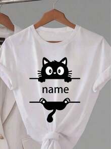 Customizable 100% Cotton T-Shirt With An Adorable Black Cat Design: Design With A Bow + Personalized Name, Create Your Own Unique Cuteness. Printed Design With A Custom Space For The "Name", Create Your Cute Festive Logo T-Shirt. Casual T-Shirt For Women And Young Ladies, Ideal For Mothers And Daughters. - 白色 - 查看 6