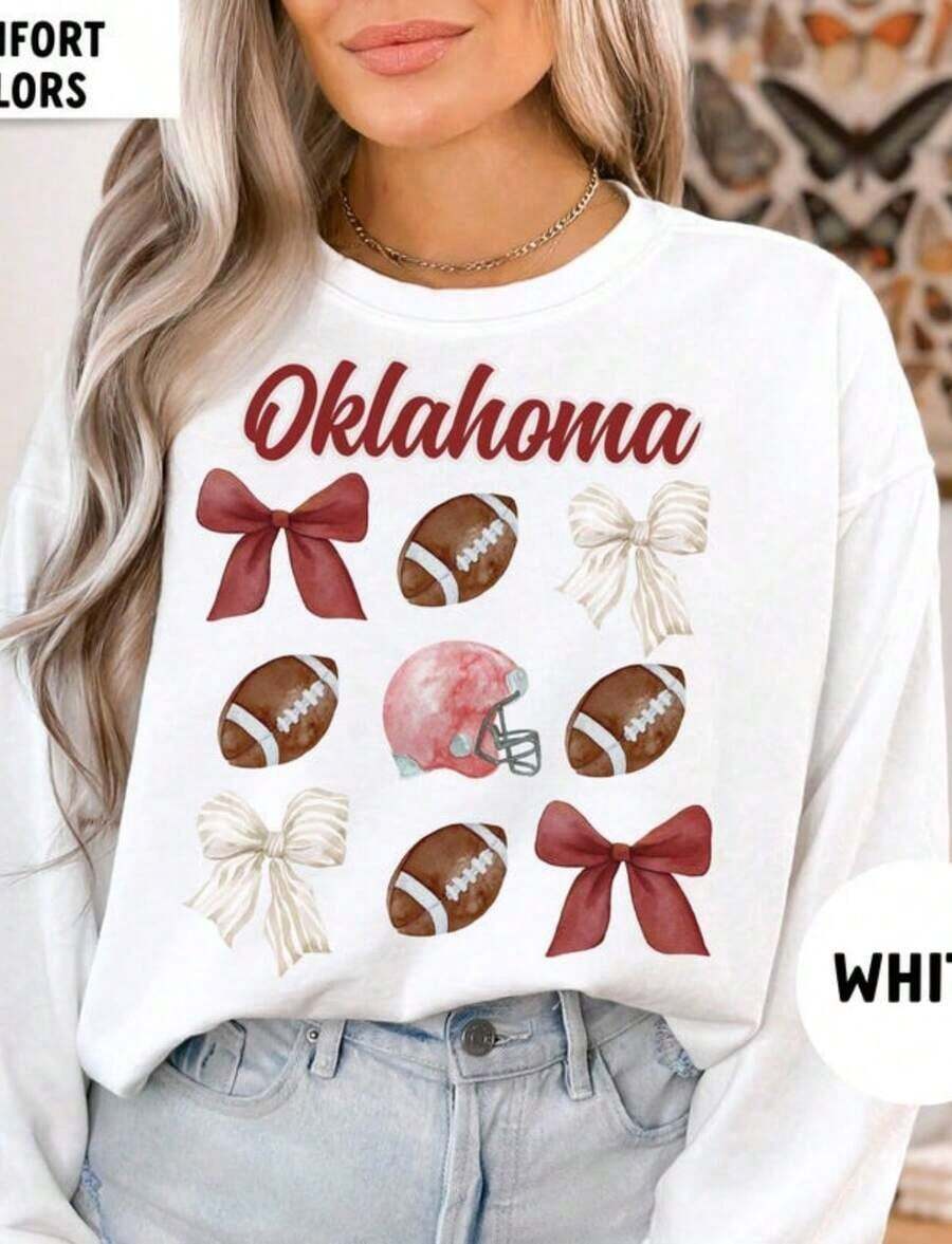 Sudadera de cuello redondo con estampado de la universidad 2026, laures y casco de fútbol americano de Oklahoma, con detalles gráficos divertidos, manga larga, estilo Y2K, informal de negocios, adecuada para lavar todo el año con colores similares, para uso casual y salidas. Camiseta estampada para mujer Tops Clothescool. - Blanco - Ver 1