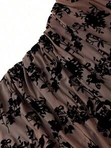 Vestido elegante de longitud media con pliegues y estampado de lunares para mujer - Marrón - Ver 4