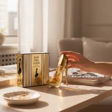 EverlyX Parfum BAD GIRL GOLD pour Femme 100 ml - Eau de Parfum au Parfum Intense et Longue Durée - Présentation Talon Doré Élégante et Féminine - Idéal pour un Cadeau - Parfum Doux et Velouté - ✅ Livraison en 3-5 jours - 100 ml - Voir 2