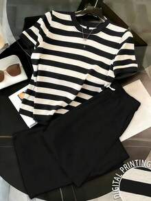 2 piezas Conjunto de camiseta y pantalones a rayas casuales para mujer - Multicolor - Ver 1