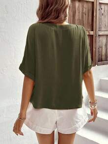 Camisa suelta de verano para mujer con botones, mangas cortas de murciélago y cuello en V de unicolor - Verde militar - Ver 2