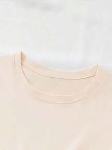 Camiseta casual de manga corta para mujer, ideal para vacaciones de verano, con estampado de las palabras "THIS GIRL Loves Her Blue Jays", diseño de béisbol y estampado de letras con gráfico de béisbol en forma de corazón, cuello redondo. - Blanco - Ver 10