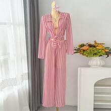 Nuevo Bikini de Cuatro Piezas de Tela Especial a Rayas para Vacaciones en la Playa 2026 - Juego de cuatro piezas z26027 en color rosa - Ver 1