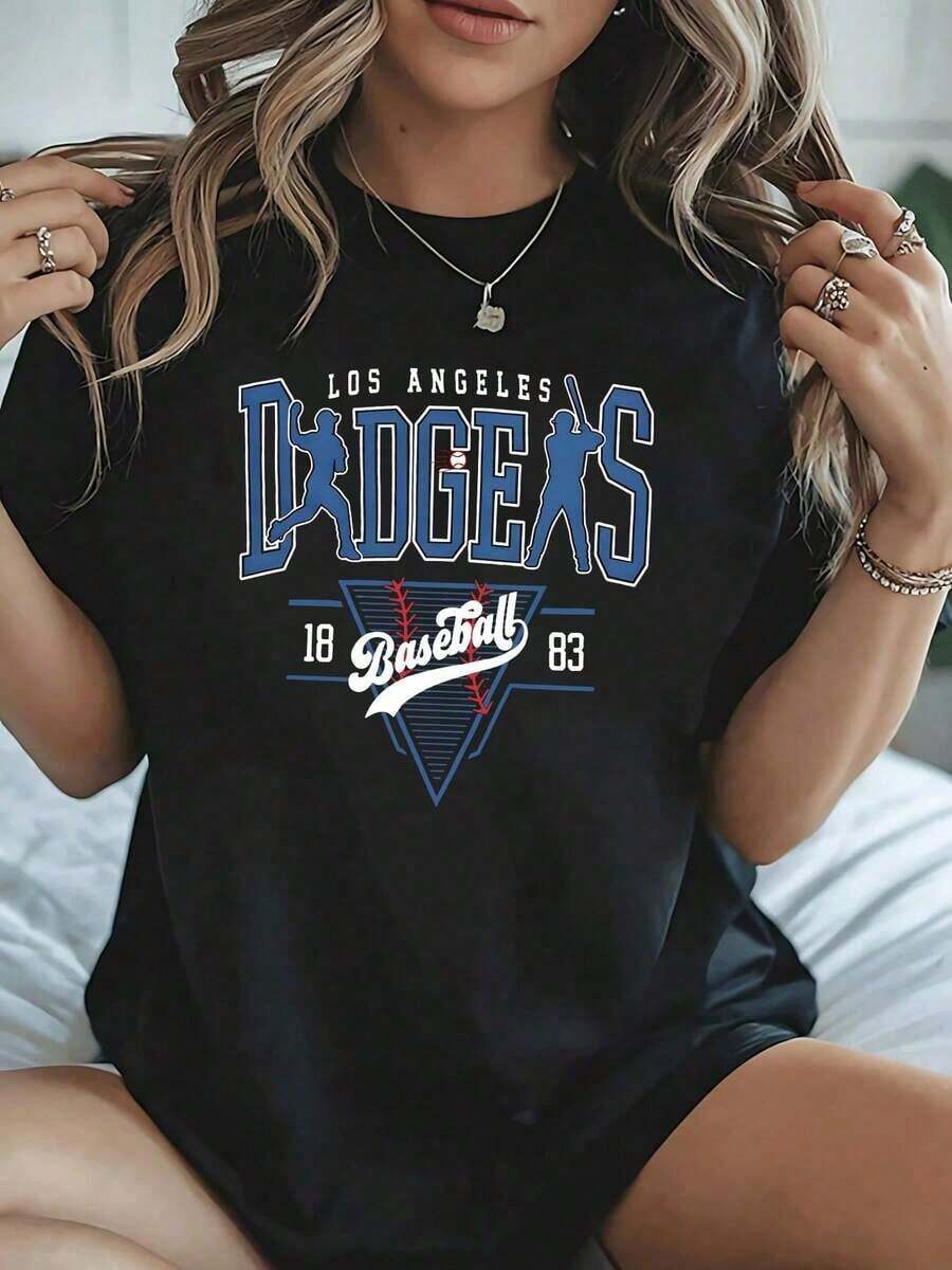 Los Angeles Baseball Pattern Women's Graphic T-Shirt Big Sister Cute Fashion Tee In Soft And Comfortable Cotton For Everyday Wear, Sports Games, And Casual Gift For Her. Ladies Printed Big Sister Tee Ideal For Gifting. Women's T-Shirts, Men's T-Shirts, Shirts > Stylish. Bohemian Style. Soft, Breathable, And Comfortable Blouses For Women, Ideal For Spring, Summer, And Fall, Perfect For Vacations, Travel, Everyday Wear, And Watching Games. - 黑色 - 查看 1