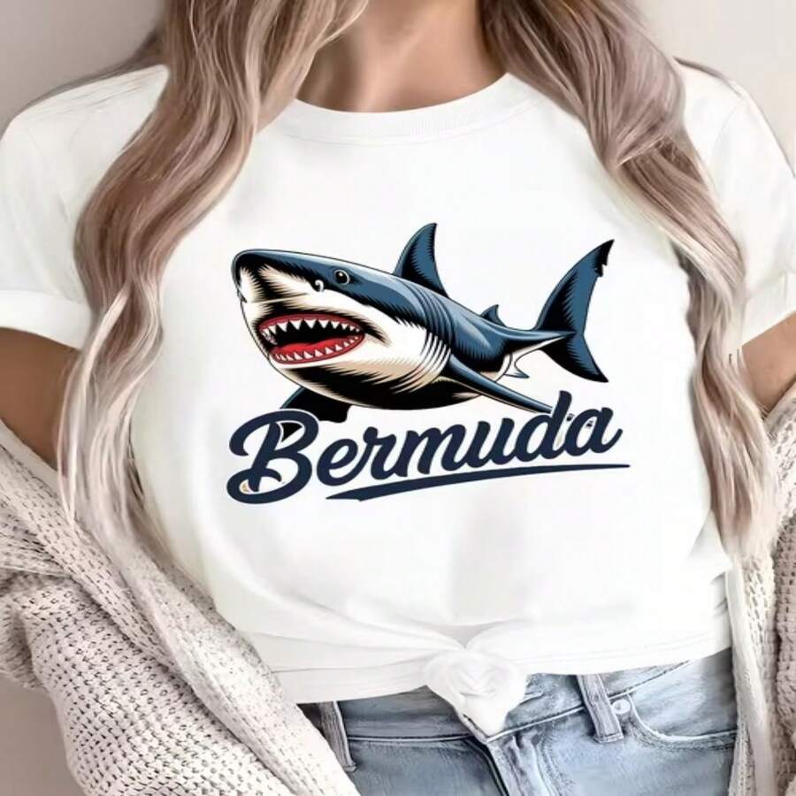Camiseta informal de algodón de manga corta y cuello redondo para mujer con estampado gráfico único de tiburón Bermuda. Top de largo regular. - Blanco - Ver 1