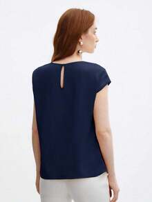 Blusa de satén de corte holgado con mangas acampanadas para mujer, elegante y versátil para ocasiones urbanas románticas, formales, de viaje, como invitada de boda, cumpleaños, casual de negocios, citas, aeropuerto, regreso a clases, uso en la ofi - Azul marino - Ver 3