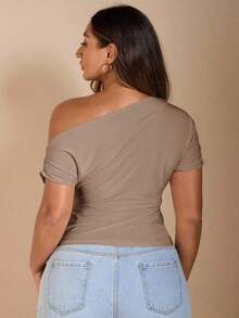 Camiseta negra de manga corta con hombro asimétrico para mujer de talla grande, ideal para verano, vacaciones en la playa, festivales de música country, fiestas, vacaciones, conciertos, fiestas de carnaval, festivales, top amarillo mantequilla, - Camel - Ver 2