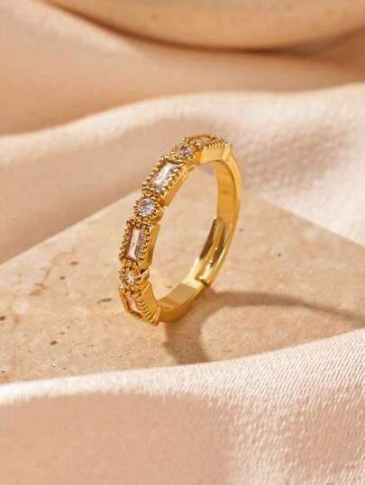 Anillo chapado en oro de 18K con circonita cúbica blanca cuadrada, adecuado para mujeres/novias/madres, diseño abierto, apropiado para vacaciones, bodas, fiestas y otras ocasiones, regalo de cumpleaños y aniversario