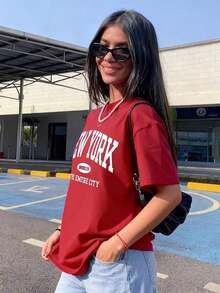 Women's Simple Loose Fit T-Shirt, Modern Style Graphic Tees For Women: NEW YORK BROOKLYN THE EMPIRE CITY Printed T-Shirt | Breathable, Lightweight, Comfortable, Casual Crew Neck T-Shirt, Ideal For Spring/Summer, Modern And Stylish. 100% Cotton. Women's Graphic Print T-Shirt Summer 2026 - 紅色 - 查看 3